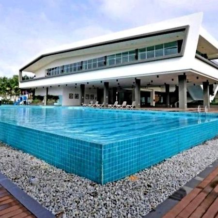 Johor Desaru Beach Bungalow Villas Kangkar Chemaran Buitenkant foto